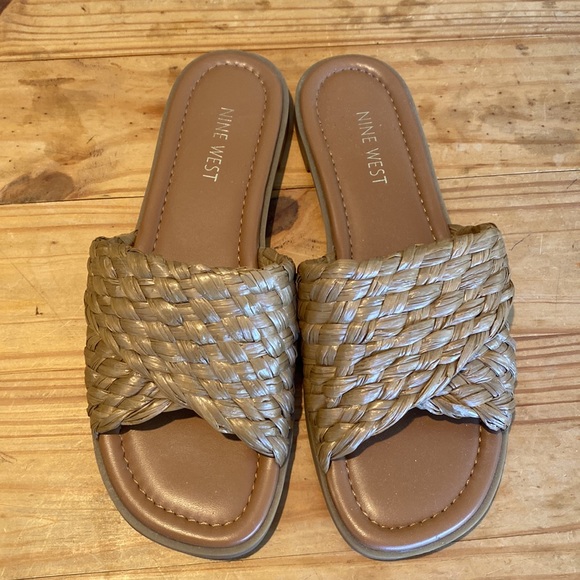 🎉 LIKE NEW‼️ NINE WEST SUMMER FLATS‼️ - Picture 3 of 10